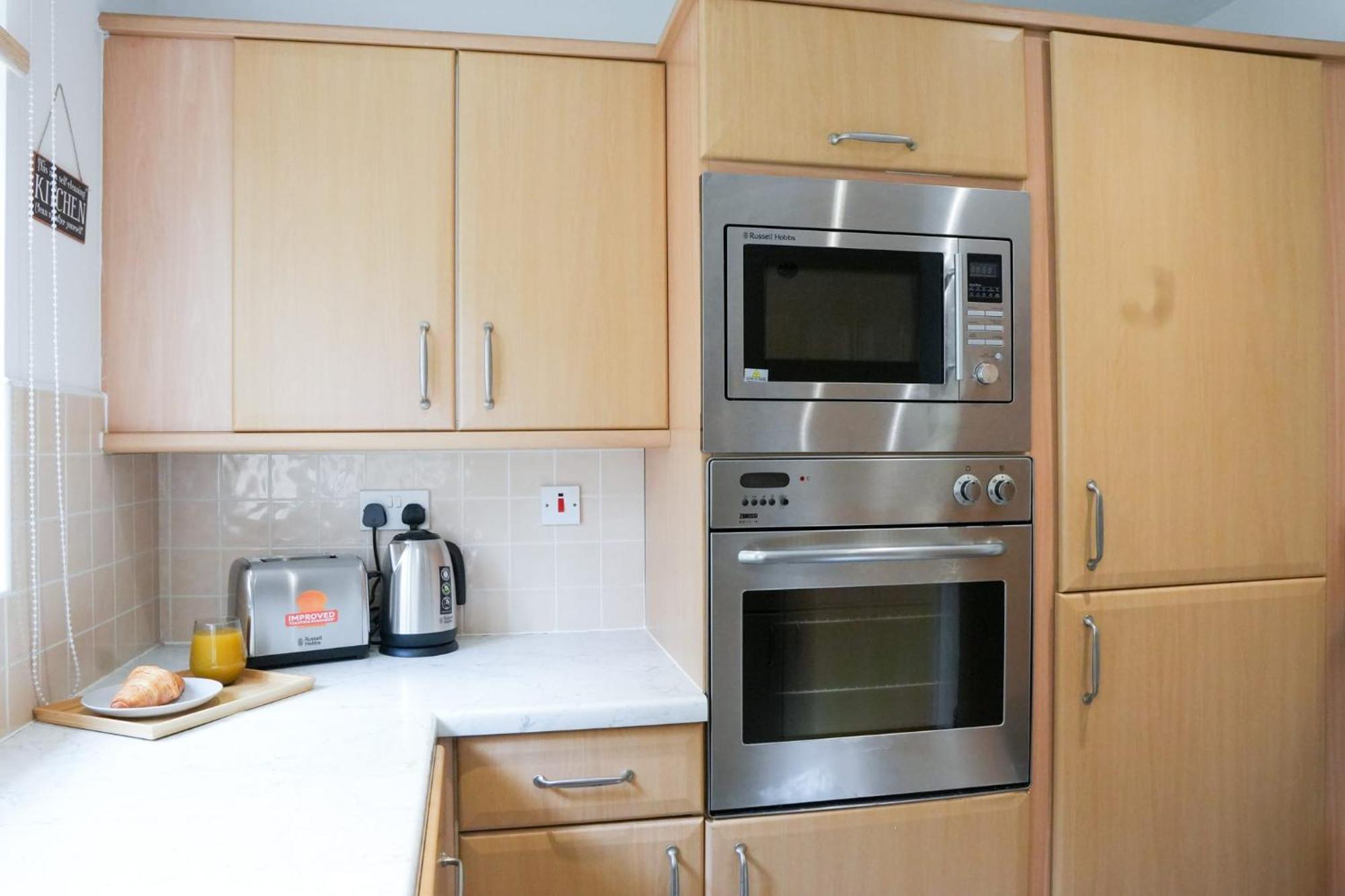 Whole 2-Bed Apartment - Contractors, Professionals, Ulez Free, Free Parking, B'Ham City 10Mins Birmingham Exteriér fotografie